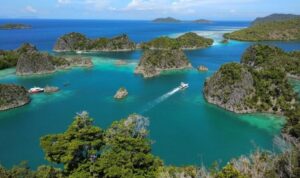 raja-ampat-papua-barat-750x469